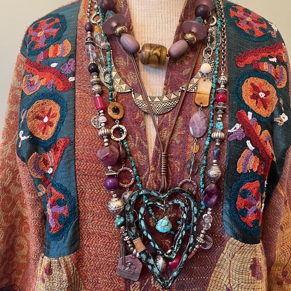 Unique pieces in my closet B-Unique don’t be Beige - Picture 2 of 16